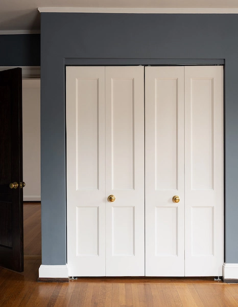 PlumPaintingInterior03sm