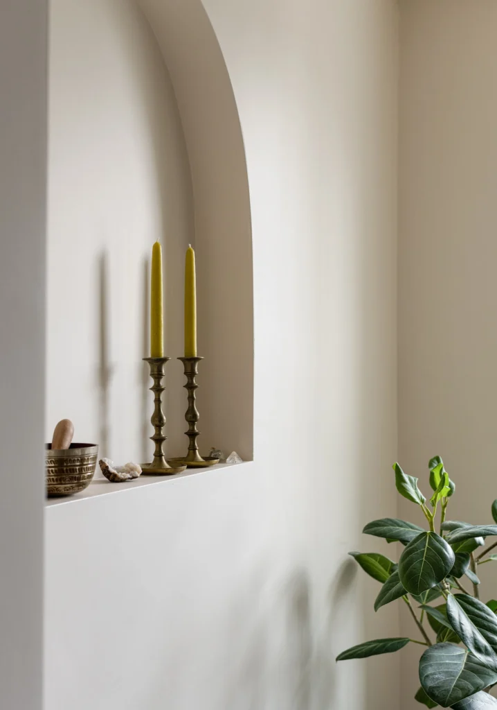 PlumPaintingInterior04
